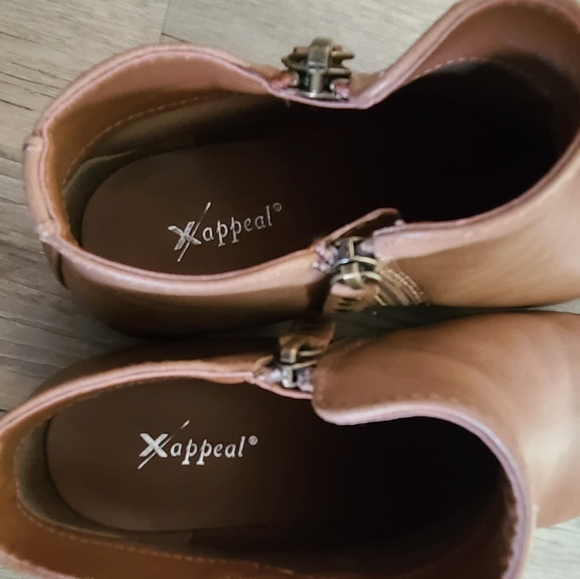 xAppeal Booties - Picture 4 of 4